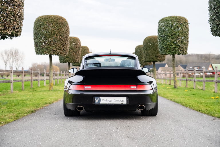 Porsche 993 Carrera 4