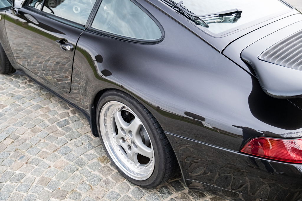 Porsche 993 Carrera 4