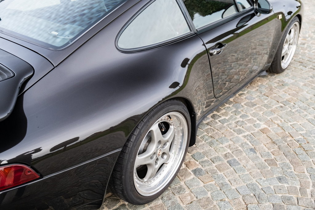 Porsche 993 Carrera 4