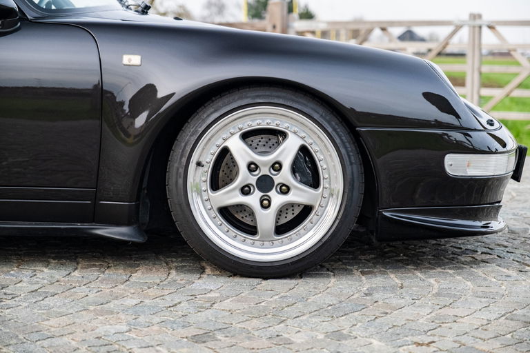 Porsche 993 Carrera 4