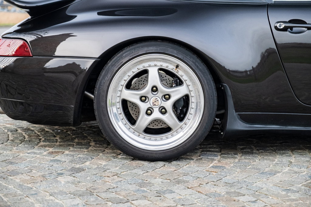 Porsche 993 Carrera 4