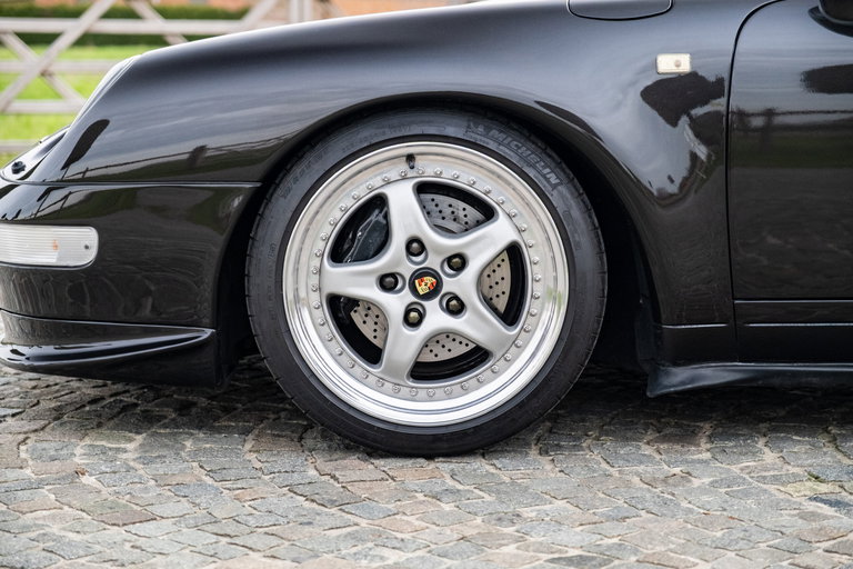 Porsche 993 Carrera 4