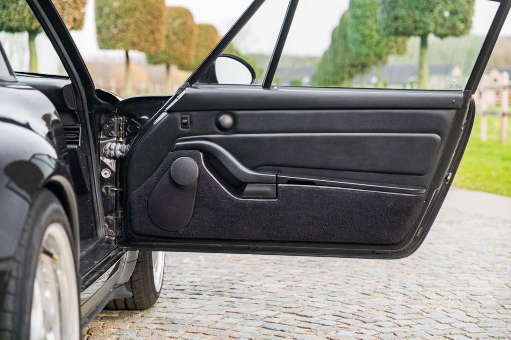 Porsche 993 Carrera 4