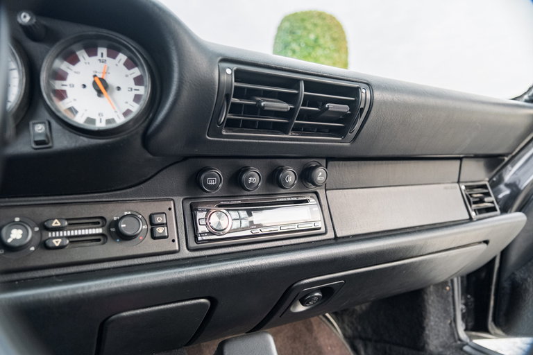 Porsche 993 Carrera 4