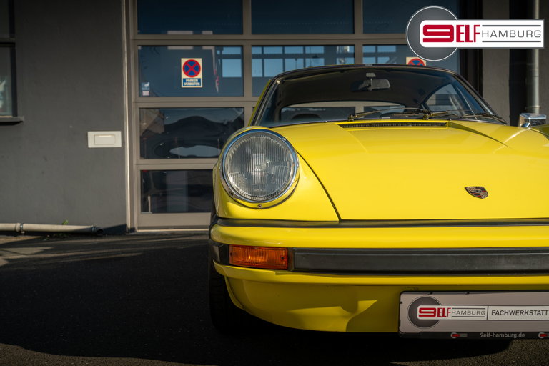 Porsche 911 Carrera 2.7