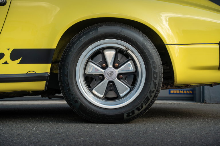 Porsche 911 Carrera 2.7