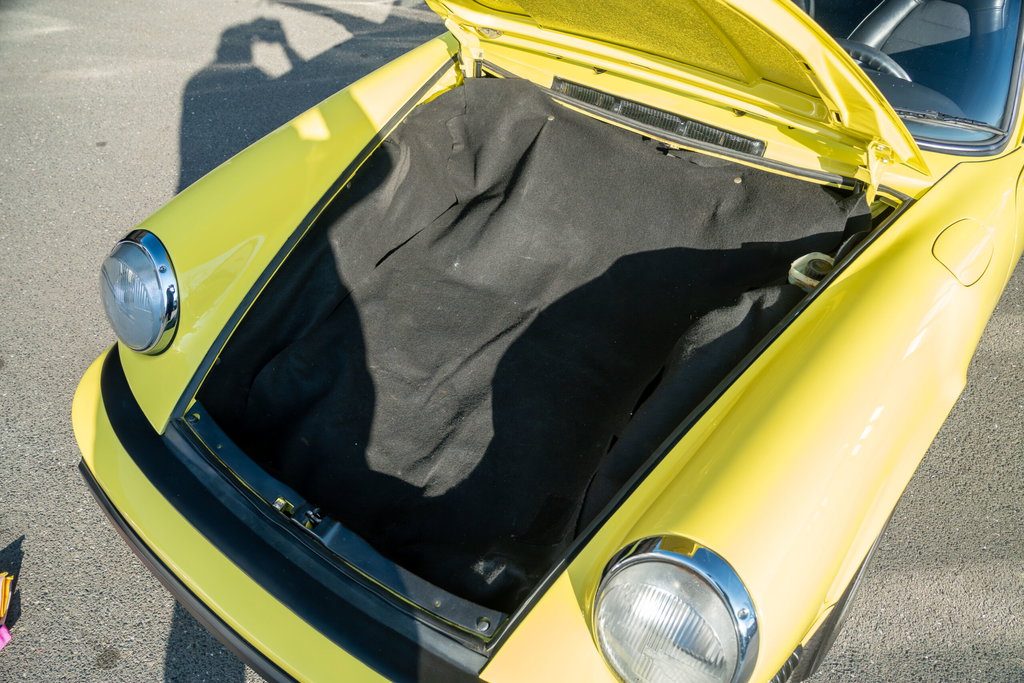 Porsche 911 Carrera 2.7