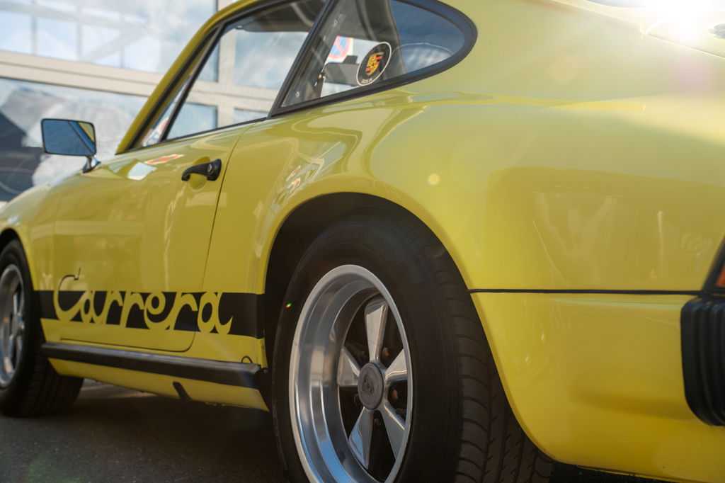 Porsche 911 Carrera 2.7