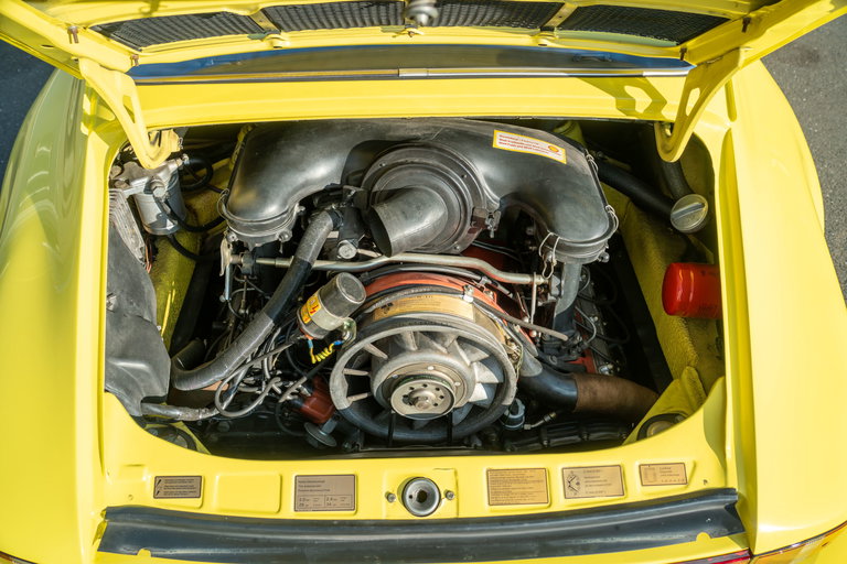Porsche 911 Carrera 2.7