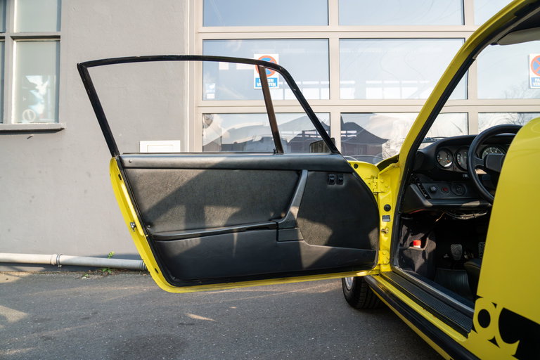 Porsche 911 Carrera 2.7