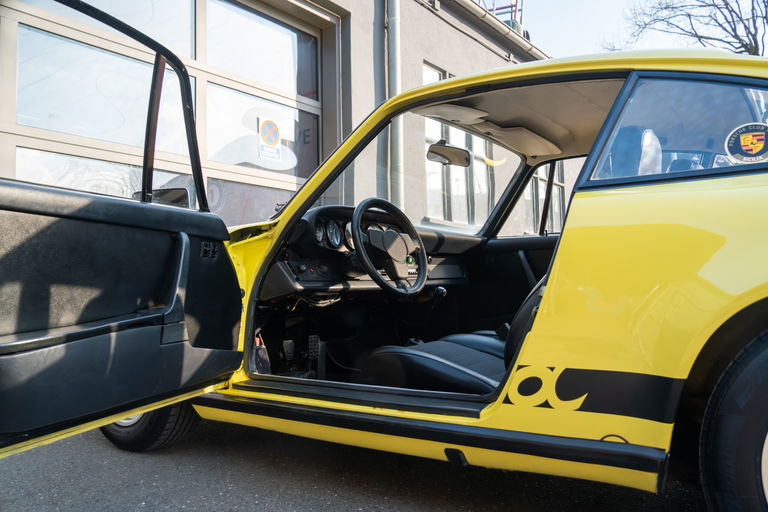 Porsche 911 Carrera 2.7