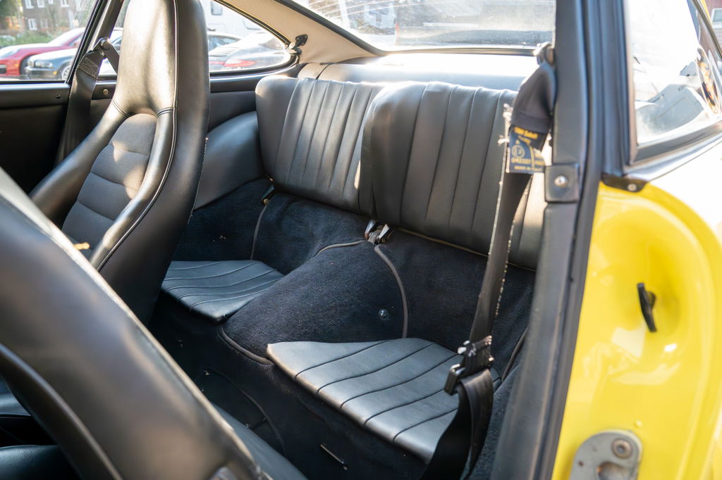 Porsche 911 Carrera 2.7