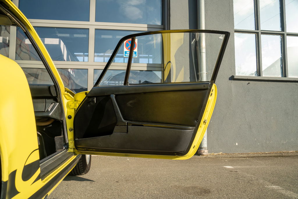 Porsche 911 Carrera 2.7