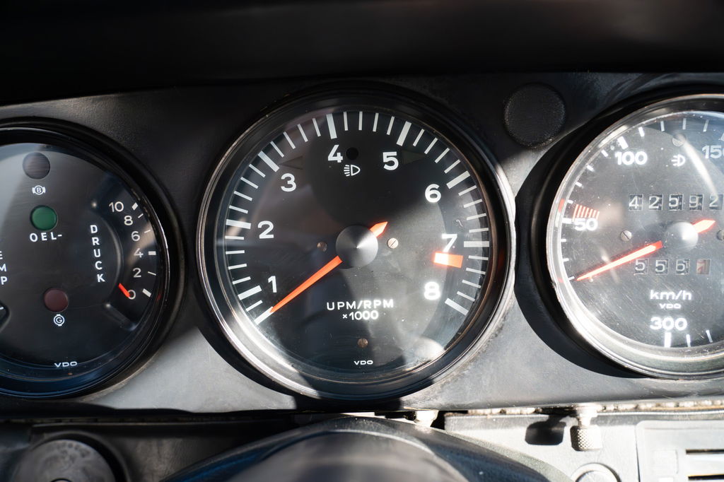 Porsche 911 Carrera 2.7