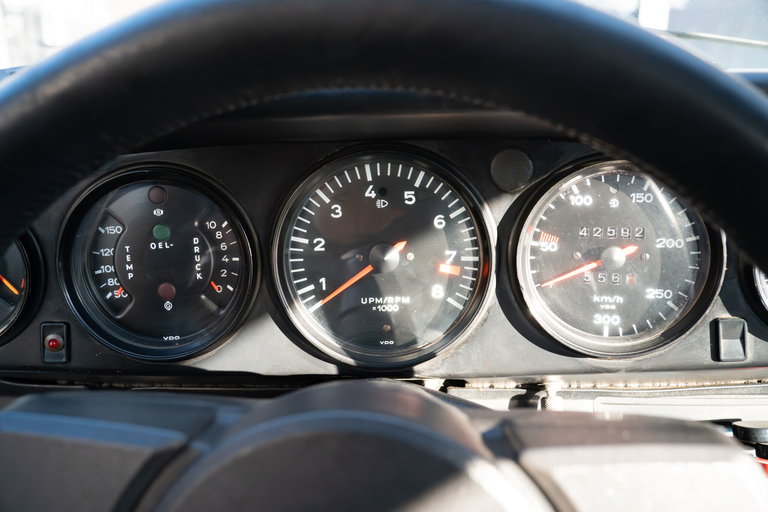 Porsche 911 Carrera 2.7