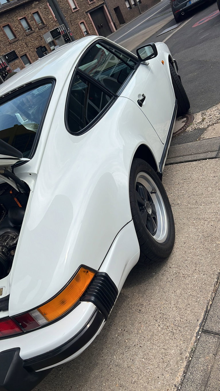 Porsche 911 Carrera 3.2