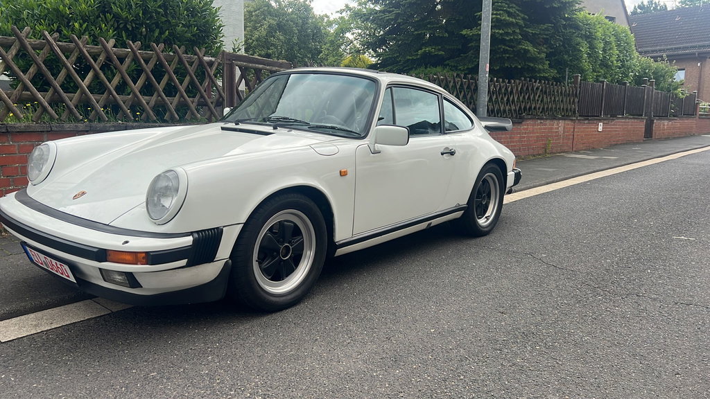 Porsche 911 Carrera 3.2