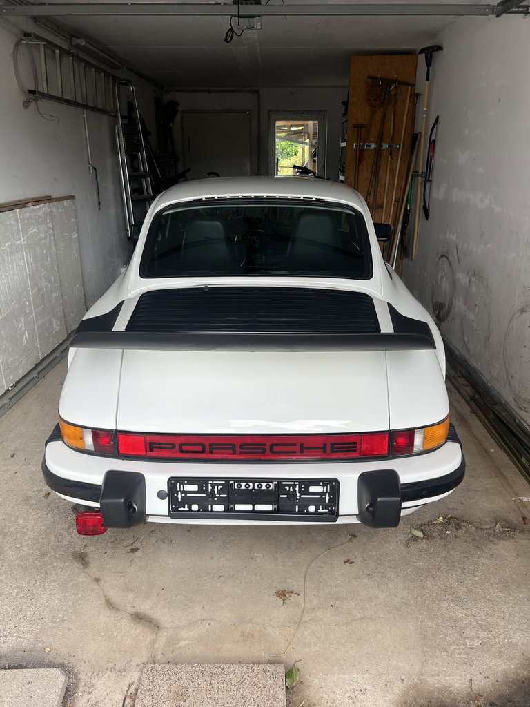 Porsche 911 Carrera 3.2