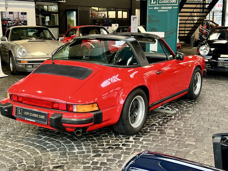 Porsche 911 Carrera 3.2