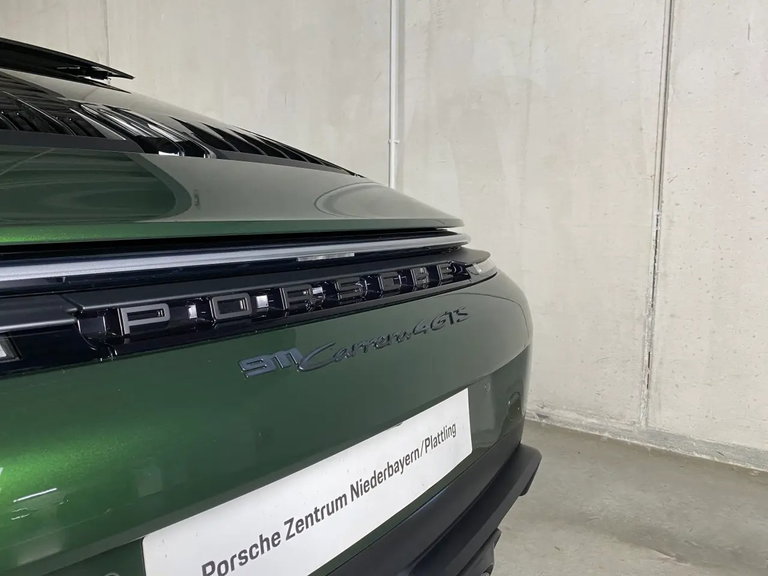 Porsche 992.2 Carrera 4 GTS