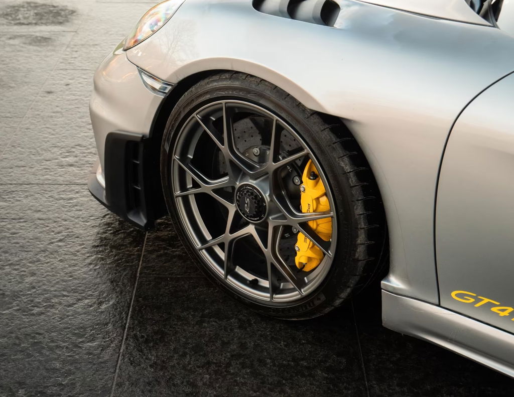 Porsche 718 Cayman GT4 RS