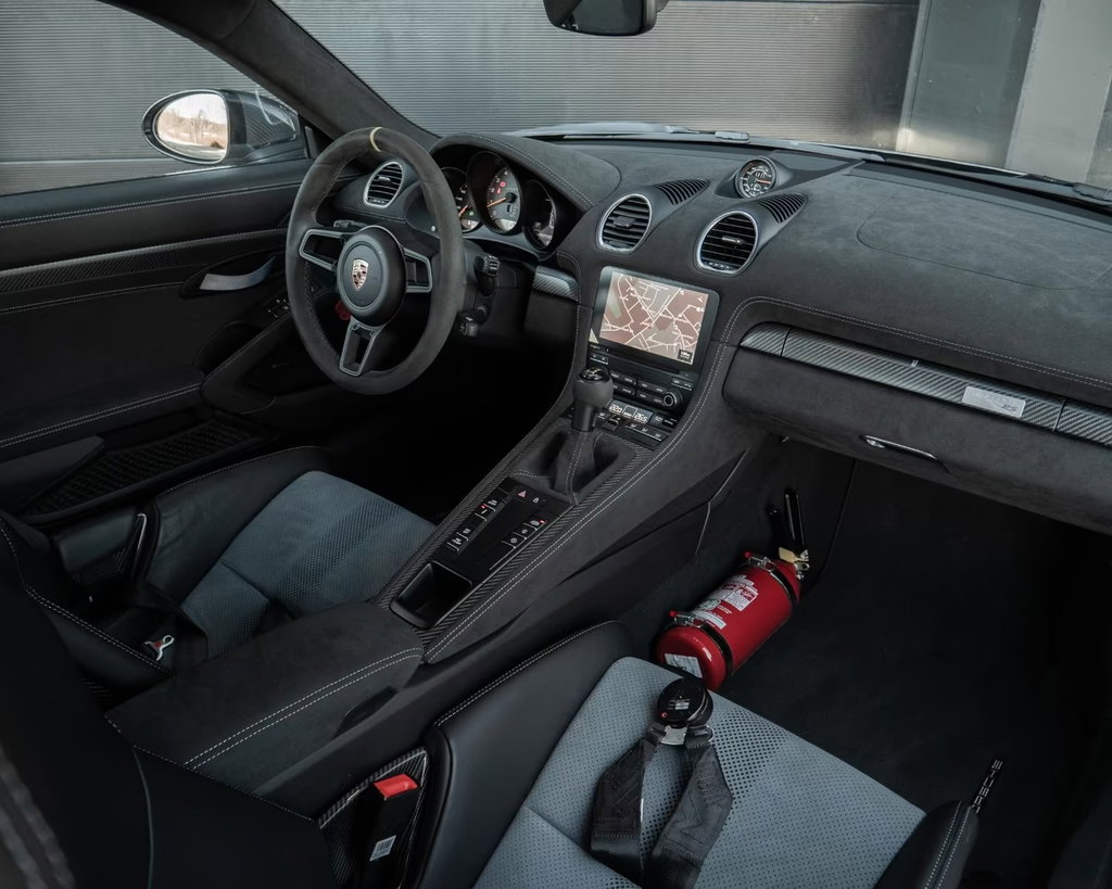 Porsche 718 Cayman GT4 RS