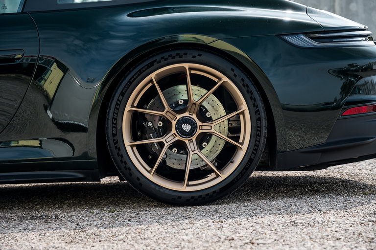 Porsche 992 GT3 Touring