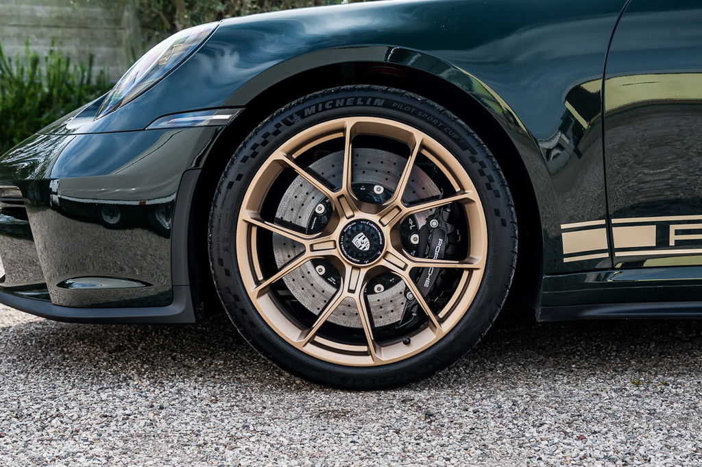 Porsche 992 GT3 Touring