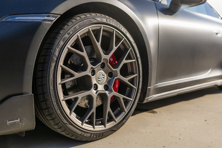 Porsche 992 Carrera 4S