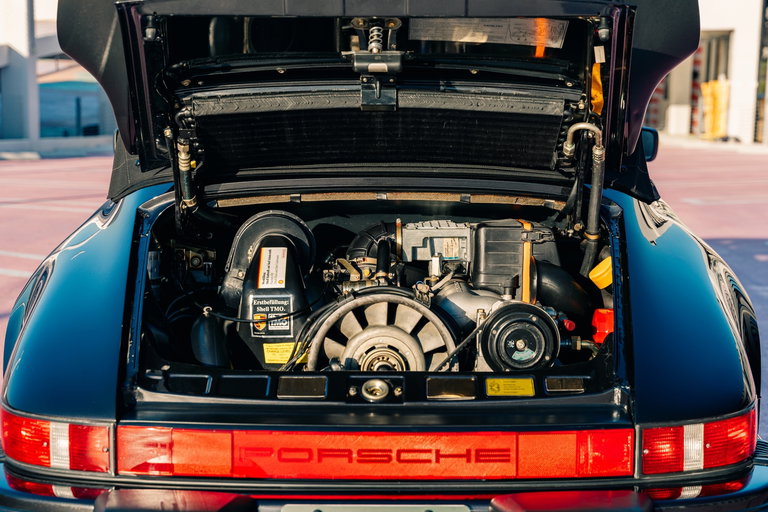 Porsche 911 Carrera 3.2 “25 Jahre 911”