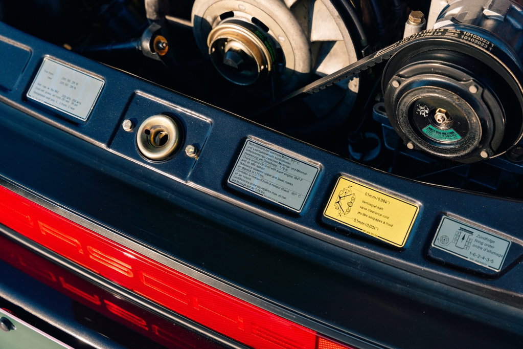 Porsche 911 Carrera 3.2 “25 Jahre 911”