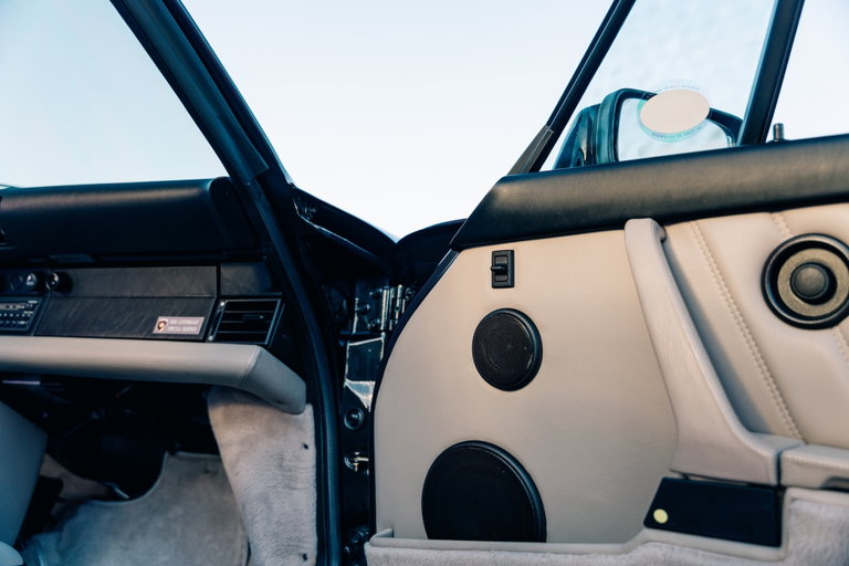 Porsche 911 Carrera 3.2 “25 Jahre 911”