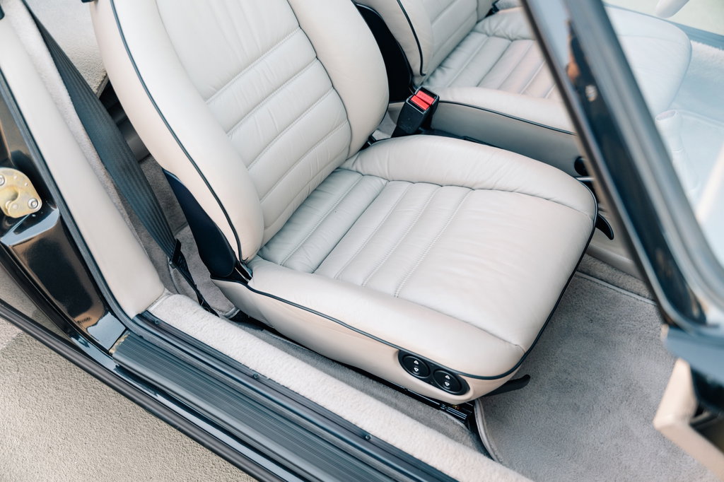 Porsche 911 Carrera 3.2 “25 Jahre 911”