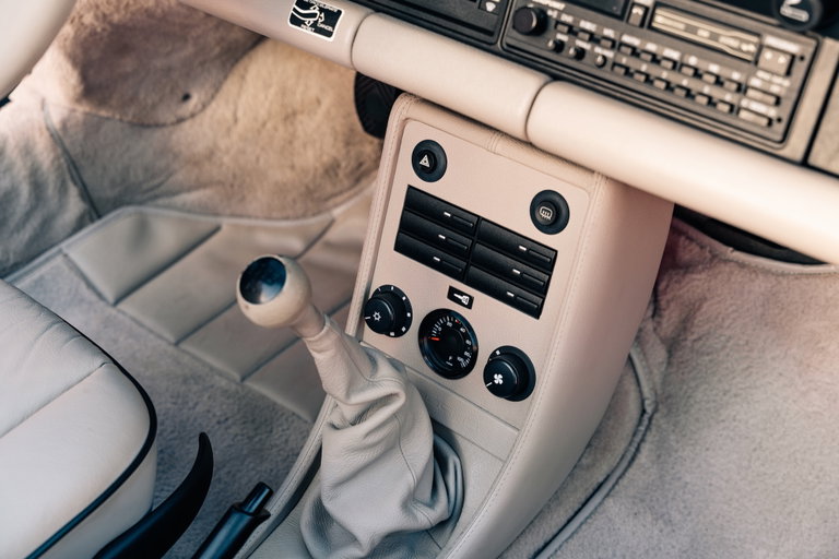 Porsche 911 Carrera 3.2 “25 Jahre 911”