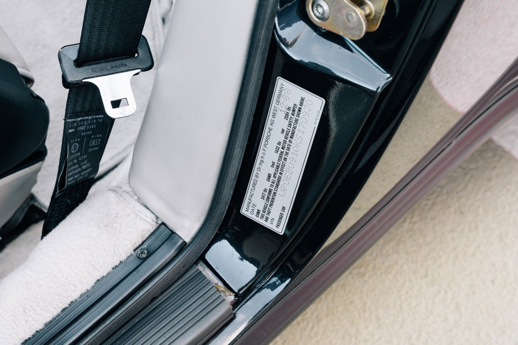 Porsche 911 Carrera 3.2 “25 Jahre 911”