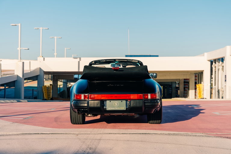 Porsche 911 Carrera 3.2 “25 Jahre 911”
