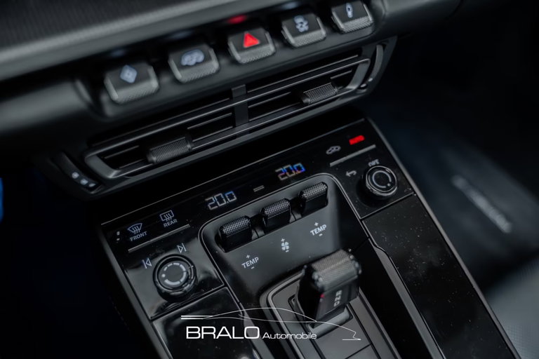 Porsche 992 Carrera GTS