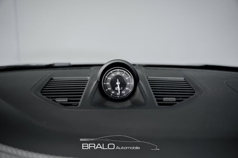 Porsche 992 Carrera GTS