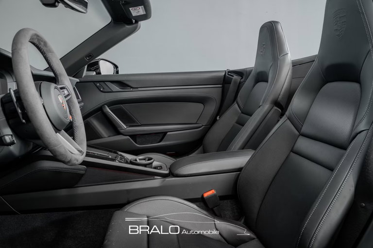 Porsche 992.2 Carrera 4 GTS