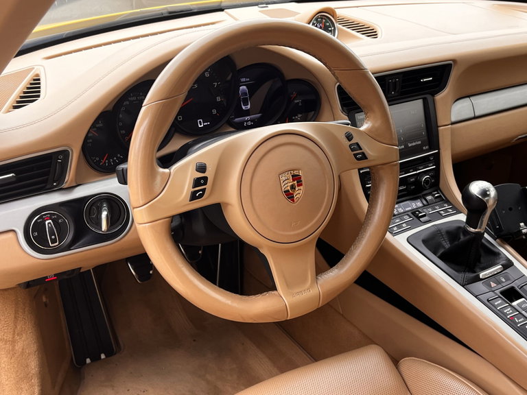 Porsche 991 Carrera GTS