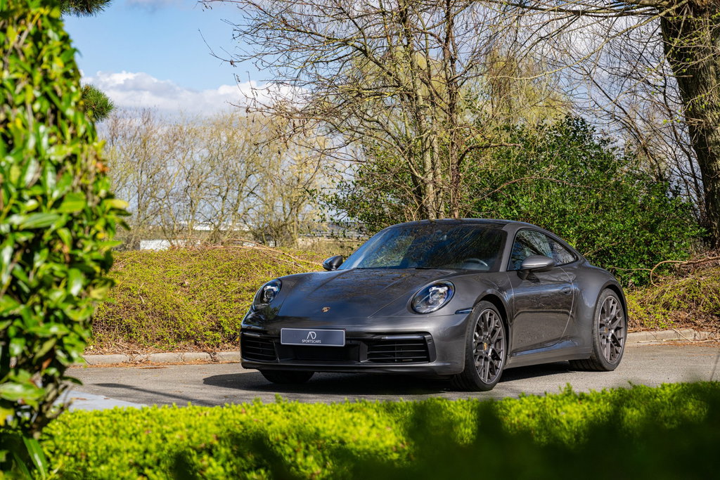 Porsche 992 Carrera 4