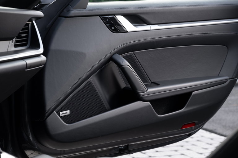 Porsche 992 Carrera 4