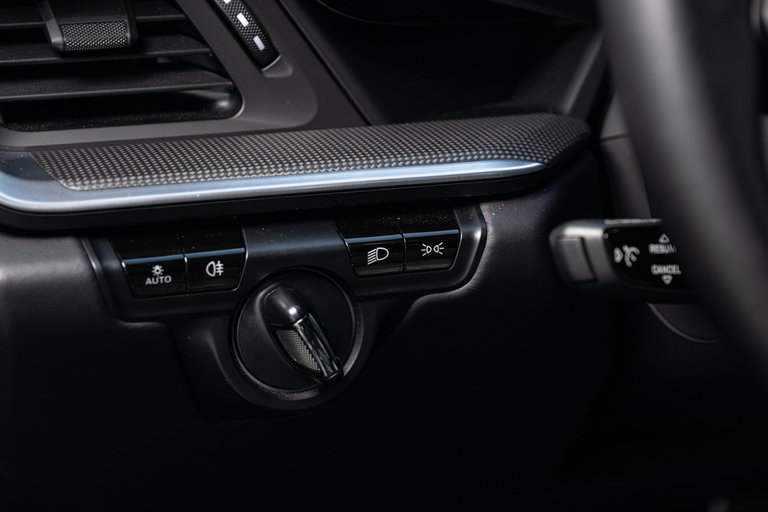 Porsche 992 Carrera 4