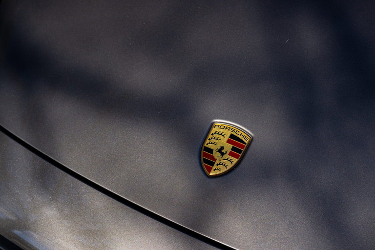 Porsche 992 Carrera 4