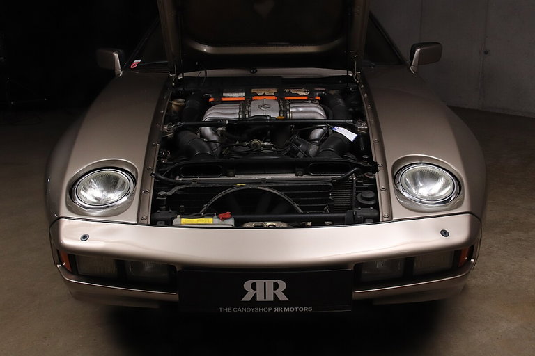Porsche 928