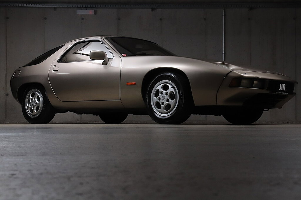 Porsche 928