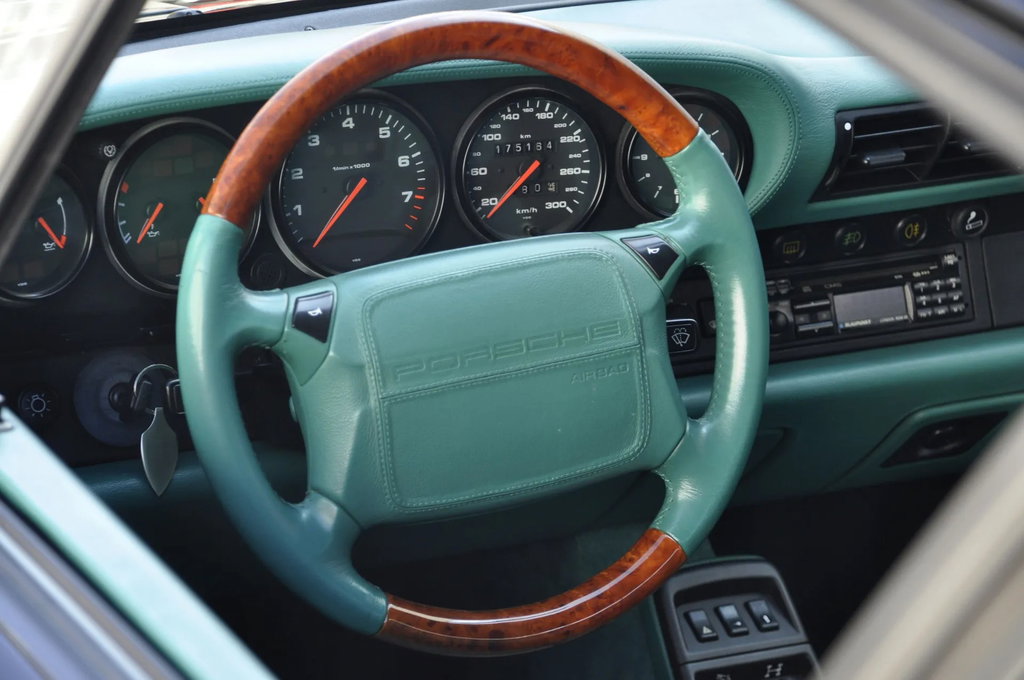 Porsche 964 Carrera 4