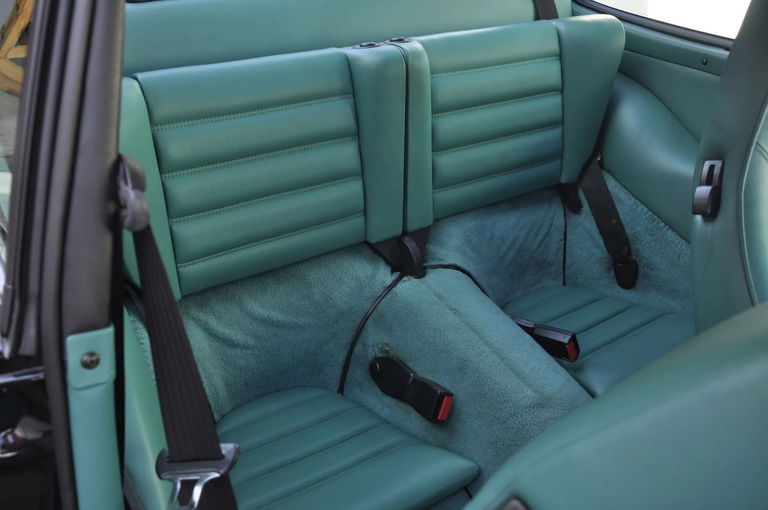 Porsche 964 Carrera 4