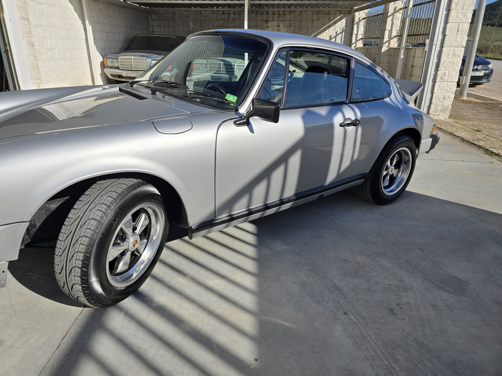 Porsche 911 Carrera (US)