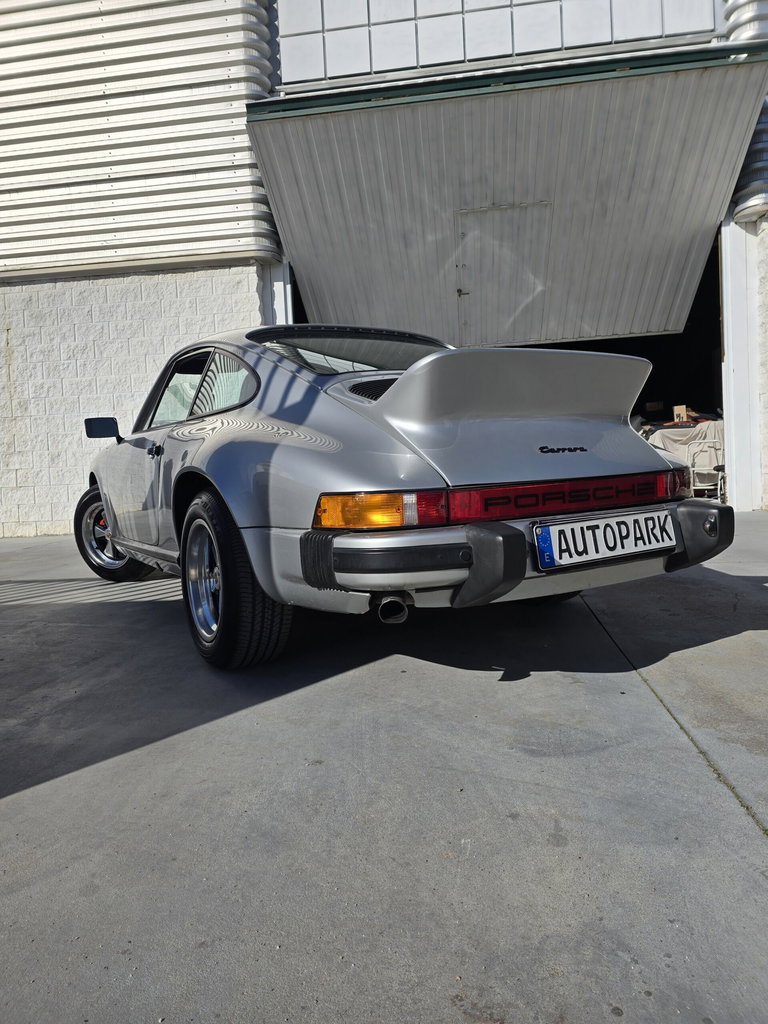 Porsche 911 Carrera (US)